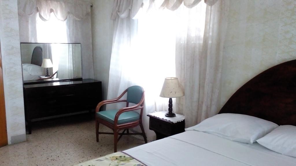 Palm View Guest House Montego Bay Chambre photo